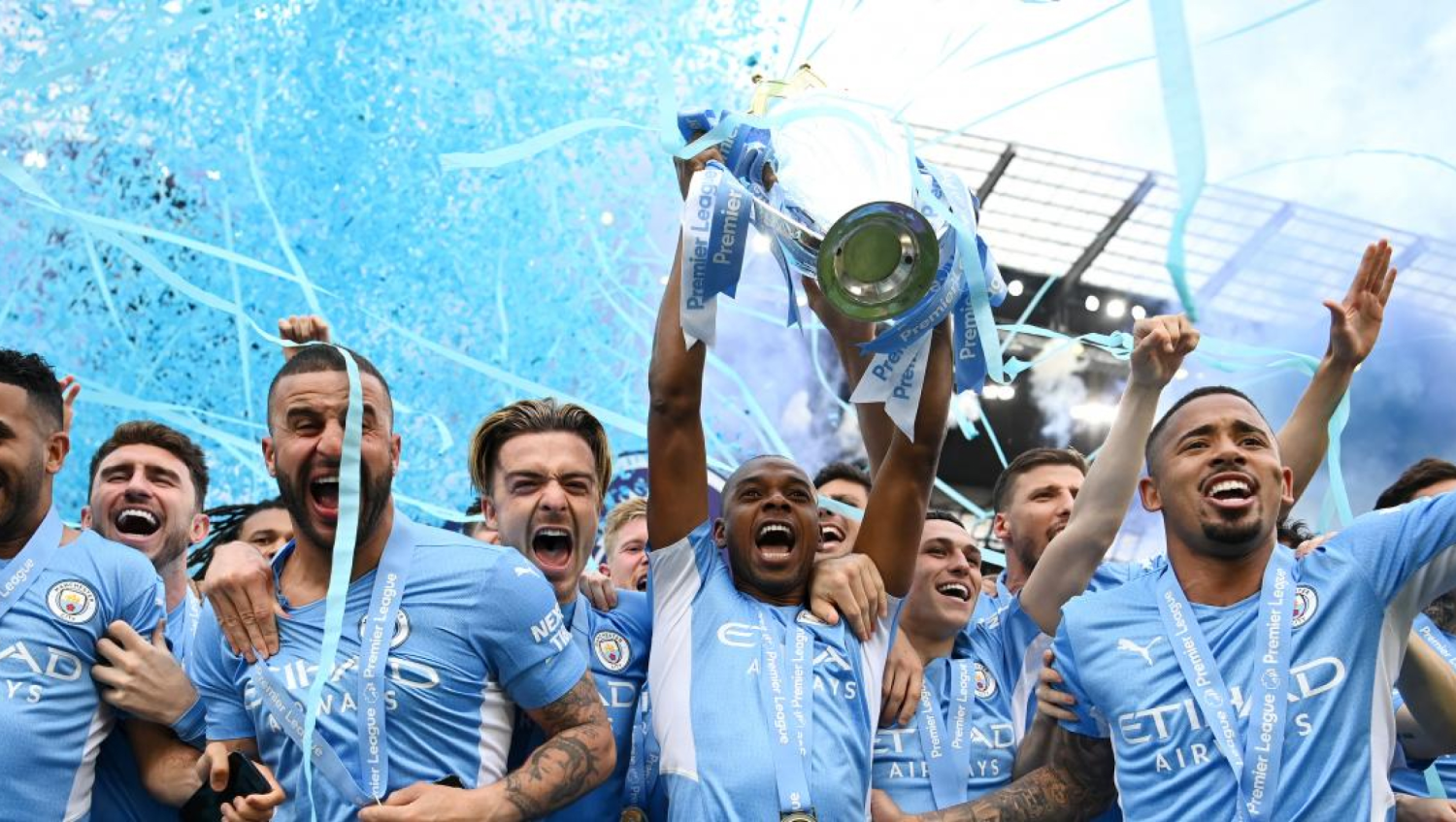 Premier league man city. Манчестер Сити чемпионство 2022. Манчестер Сити чемпион Англии 2021. Ман Сити чемпион Англии 2022. Манчестер Сити чемпион АПЛ 2022.