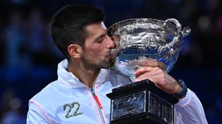 Джокович оскорбил фанатов и их матерей в финале AO 2023 (видео)